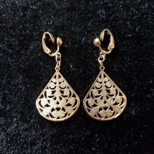 1980s goldtone filigree goldtone drop earrings
